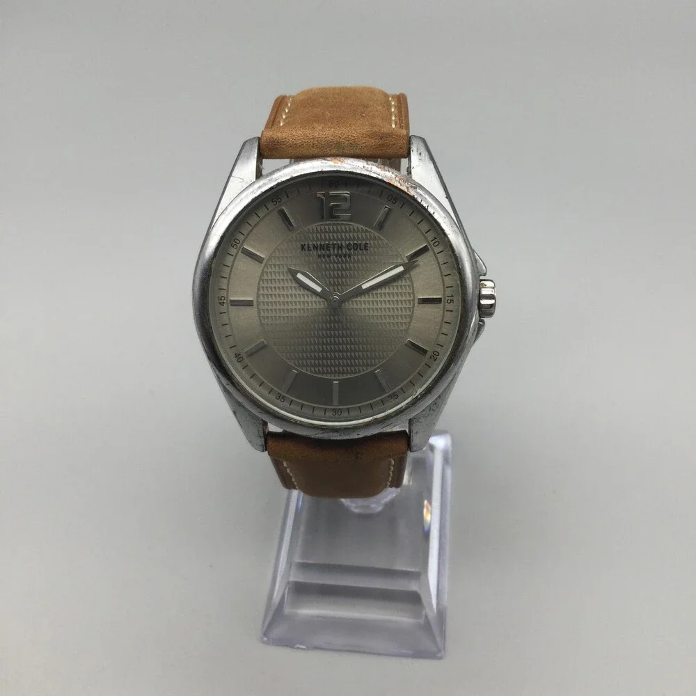 Kenneth Cole R10031374 Mens Watch 42mm Silver Tone Brown Leather New Battery